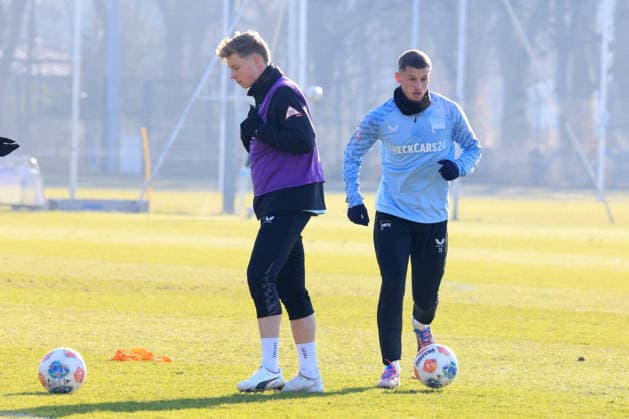 DEU, DFL, 2. FBL Hertha BSC, Training, 20.01.2026, Sportforum, Berlin, DEU, DFL, 2. FBL Hertha BSC, Training, im Bild Michael Cuisance (Hertha BSC Berlin 10), Julian Eitschberger (Hertha BSC Berlin 2) DFL - regulations prohibit any use of Photographs as image sequences and or quasi-video