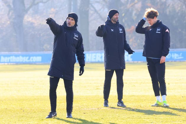DEU, DFL, 2. FBL Hertha BSC, Training, 20.01.2026, Sportforum, Berlin, DEU, DFL, 2. FBL Hertha BSC, Training, im Bild Cheftrainer Stefan Leitl (Hertha BSC Berlin), Co-Trainer Andre Mijatovic (Hertha BSC Berlin), Linus Gechter (Hertha BSC Berlin 44) DFL - regulations prohibit any use of Photographs as image sequences and or quasi-video
