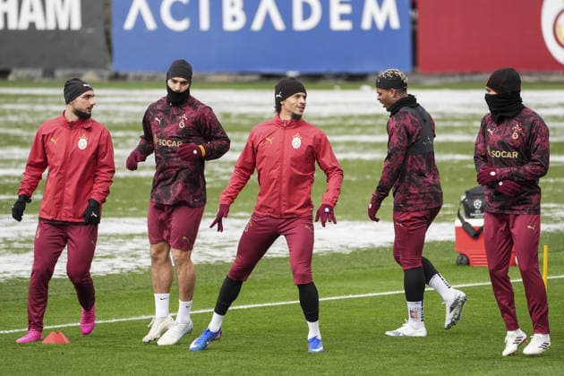 Galatasaray s training session ahead of Atletico Madrid match ISTANBUL, TURKIYE - JANUARY 20: Leroy Sane (C) of Galatasaray attends a training session ahead of the UEFA Champions League week 7 match against Atletico Madrid, at Kemerburgaz Metin Oktay Facilities in Istanbul, Turkiye on January 20, 2026. Arife Karakum Anadolu Istanbul Turkey. Editorial use only. Please get in touch for any other usage.  Copyright: x2026xAnadoluxArifexKarakumx