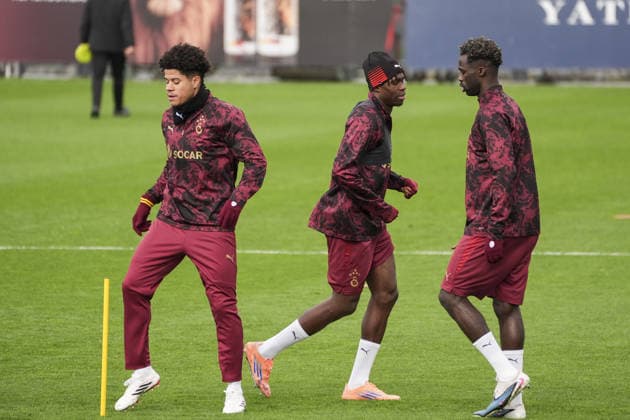 Galatasaray s training session ahead of Atletico Madrid match ISTANBUL, TURKIYE - JANUARY 20: Wilfred Singo (C), Davinson Sanchez and Gabriel Sara (L) of Galatasaray attend a training session ahead of the UEFA Champions League week 7 match against Atletico Madrid, at Kemerburgaz Metin Oktay Facilities in Istanbul, Turkiye on January 20, 2026. Arife Karakum Anadolu Istanbul Turkey. Editorial use only. Please get in touch for any other usage.  Copyright: x2026xAnadoluxArifexKarakumx