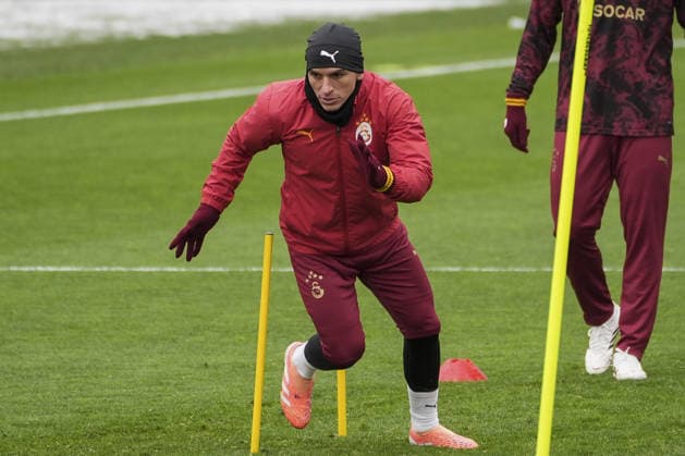 Galatasaray s training session ahead of Atletico Madrid match ISTANBUL, TURKIYE - JANUARY 20: Lucas Torreira of Galatasaray attends a training session ahead of the UEFA Champions League week 7 match against Atletico Madrid, at Kemerburgaz Metin Oktay Facilities in Istanbul, Turkiye on January 20, 2026. Arife Karakum Anadolu Istanbul Turkey. Editorial use only. Please get in touch for any other usage.  Copyright: x2026xAnadoluxArifexKarakumx