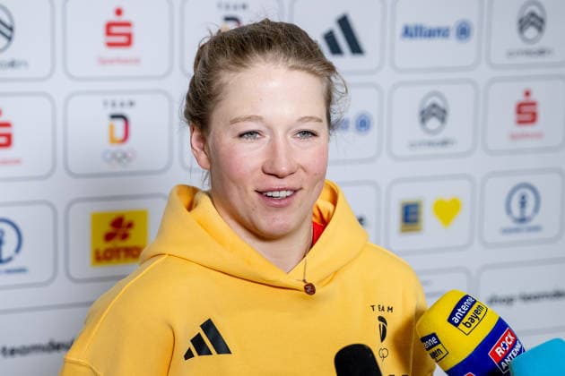 Jana Fischer (DOSB-Olympiakader Snowboard-Verband Deutschland SVD, Snowboard Cross, SC Loeffingen) beim Interview Portrait Portraet GER, Offizielle DOSB Olympia Nominierung Team Deutschland, Olympische Winterspiele Mailand Cortina 2026, Pressekonferenz, 20.01.2026. GER, Offizielle DOSB Olympia Nominierung Team Deutschland, Olympische Winterspiele Mailand Cortina 2026, Pressekonferenz, 20.01.2026. Muenchen *** Jana Fischer DOSB Olympic Squad Snowboard Association Germany SVD, Snowboard Cross, SC Loeffingen at the Interview Portrait Portraet GER, Official DOSB Olympic Nomination Team Germany, Olympic Winter Games Milan Cortina 2026, Press Conference, 20 01 2026 GER, Official DOSB Olympic Nomination Team Germany, Olympic Winter Games Milan Cortina 2026, Press Conference, 20 01 2026 Munich Copyright: xEibner-Pressefoto FranzxFeinerx EP_HFR