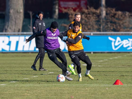Fussball, Herren, Saison 2025 26, 2. Bundesliga, Hertha BSC, Training, v.l. Janne Berner (Hertha BSC), Kevin Sessa (Hertha BSC), 20.01. 2026,