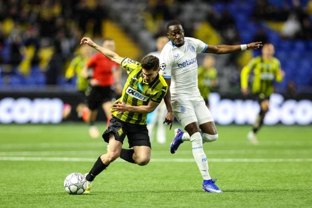 Kairat s Jorginho and Club s Carlos Forbs fight for the ball during a soccer game between Kazakh FC Kairat Almaty and Belgian Club Brugge KV, Tuesday 20 January 2026 in Astana, Kazakhstan, on day seven of the League phase of the UEFA Champions League tournament. BRUNOxFAHY  x157267792x