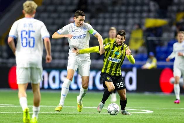 Club s Hans Vanaken fight for the ball during a soccer game between Kazakh FC Kairat Almaty and Belgian Club Brugge KV, Tuesday 20 January 2026 in Astana, Kazakhstan, on day seven of the League phase of the UEFA Champions League tournament. BRUNOxFAHY  x157268731x