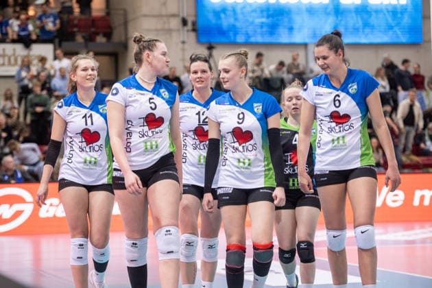Pia Mohr (Skurios Volleys Borken, 11), Marika Loker (Skurios Volleys Borken, 05), Fabienne Coenders (Skurios Volleys Borken, 12), Hannah Rudde (Skurios Volleys Borken, 09), Ditte Kjaer Hansen (Skurios Volleys Borken, 04), Lara Kretschmer (Skurios Volleys Borken, 06), vlnr. GER, Allianz MTV Stuttgart - Skurios Volleys Borken, Volleyball Bundesliga, VBL, Spielzeit 2025 2026, 20.01.2026 GER, Allianz MTV Stuttgart - Skurios Volleys Borken, Volleyball Bundesliga, VBL, Spielzeit 2025 2026, 20.01.2026 Stuttgart Copyright: xSandyxDinkelackerx EP_SDR