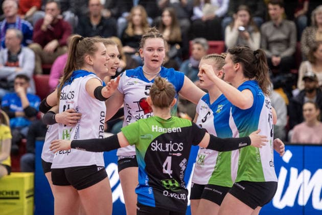 Marika Loker (Skurios Volleys Borken, 05), Mitte und Team GER, Allianz MTV Stuttgart - Skurios Volleys Borken, Volleyball Bundesliga, VBL, Spielzeit 2025 2026, 20.01.2026 GER, Allianz MTV Stuttgart - Skurios Volleys Borken, Volleyball Bundesliga, VBL, Spielzeit 2025 2026, 20.01.2026 Stuttgart Copyright: xSandyxDinkelackerx EP_SDR