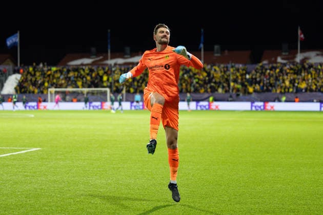 Goalkeeper Nikita Haikin (12 Bodo Glimt) celebrates after his teammates scoring during the UEFA Champions League football match between Bodo Glimt and Manchester City at Aspmyra in Bodo, Norway. Copyright: xAnexFrosakerx xSPPx Sportspressphoto_SPR83597
