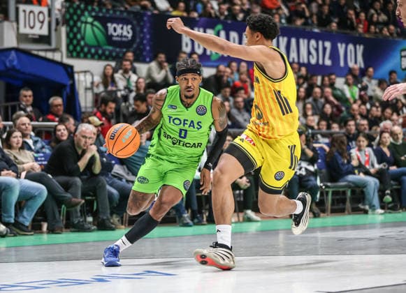 Tofas v Alba Berlin - Basketball Champions League BURSA, TURKIYE - JANUARY 20: Tofas’ Floyd (0) competes against Alba Berlin’s Kayil (R) during the Basketball Champions League Round of 16 Group J match between Tofas and Alba Berlin at Tofas Sports Hall in Bursa, Turkiye, on January 20, 2026. Fatih Capkin Anadolu Bursa Turkey. Editorial use only. Please get in touch for any other usage.  Copyright: x2026xAnadoluxFatihxCapkinx