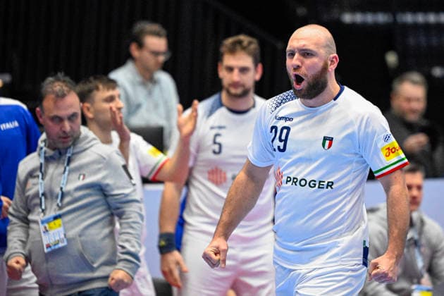KRISTIANSTAD, SVERIGE 20260120 Italy s Jeremi Pirani celebrates during the 2026 EHF European Men s Handball Championship (the EHF Euro 2026) match between Poland and Italy at Kristianstad Arena, in Kristianstad, Sweden, on January 20, 2026. KRISTIANSTAD SVERIGE x50090x
