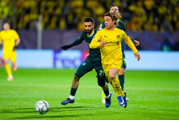 Football, Champions League 2025 2026 Bodo Glimt Manchester City Bodo 20260120 Manchester Citys Rayan AÃ¯t Nouri and Bodo Glimts Patrick Berg in the Champions League football match between Bodo Glimt and Manchester City at Aspmyra Stadium Photo Fredrik Varfjell NTB Bodo Norway EDITORIAL USE ONLY RESTRICTED USE FOR BETTING COMPANIES  Copyright: xFredrikxVarfjellx xNTBx