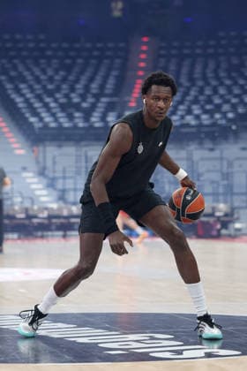 Isaac Bonga (Partizan Mozzart Bet Belgrad, 17) beim Aufwaermen, GER, FC Bayern Basketball vs. Partizan Mozzart Bet Belgrad, Basketball, Euroleague, 23. Spieltag, Saison 2025 2026, 20.01.2026, GER, FC Bayern Basketball vs. Partizan Mozzart Bet Belgrad, Basketball, Euroleague, 23. Spieltag, Saison 2025 2026, 20.01.2026 Muenchen Copyright: xEibner-Pressefoto JennixMaulx EP_JML
