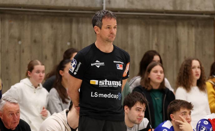 20.01.2026, Deutschland, Asperg, Handball TVB Stuttgart vs. HBW Balingen-Weilstetten, HBW Trainer Matthias Flohr
