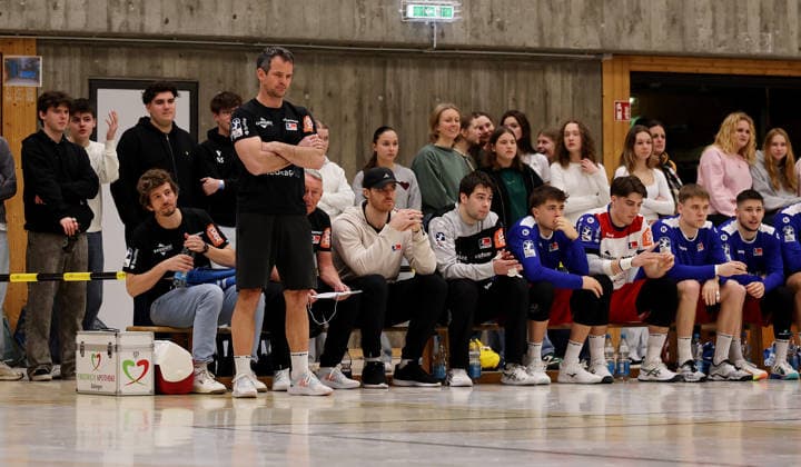 20.01.2026, Deutschland, Asperg, Handball TVB Stuttgart vs. HBW Balingen-Weilstetten, HBW Trainer Matthias Flohr