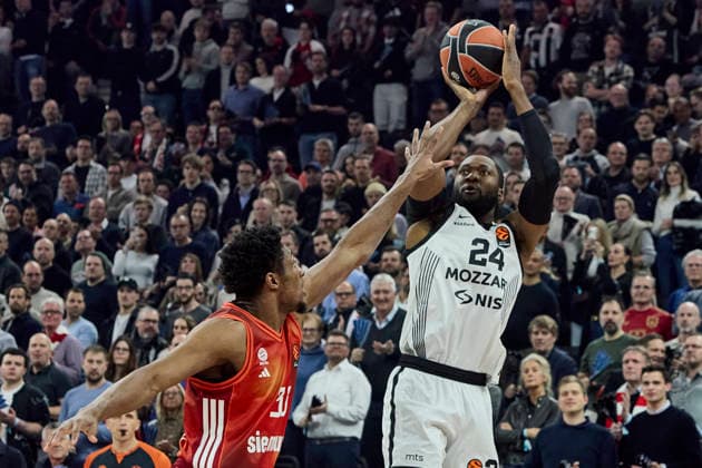 Turkish Airlines EuroLeague Basketball, FC Bayern Munich Basketball vs Partizan Mozzart Bet Belgrade, München FC Bayern Basketball, Munich FC Bayern Basketball, Belgrade Partizan Mozzart Bet, 2026-01-20 in München (SAP Garden) FERNANDO Bruno (Partizan Mozzart Bet Belgrade Center (Nr.24) (PAR24)), MCCORMACK David (FC Bayern Munich Basketball Center (Nr.33) BAY33 ) sportworld München SAP Garden Bayern Deutschland