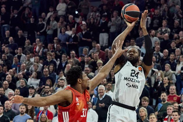 Turkish Airlines EuroLeague Basketball, FC Bayern Munich Basketball vs Partizan Mozzart Bet Belgrade, München FC Bayern Basketball, Munich FC Bayern Basketball, Belgrade Partizan Mozzart Bet, 2026-01-20 in München (SAP Garden) FERNANDO Bruno (Partizan Mozzart Bet Belgrade Center (Nr.24) (PAR24)), MCCORMACK David (FC Bayern Munich Basketball Center (Nr.33) BAY33 ) sportworld München SAP Garden Bayern Deutschland