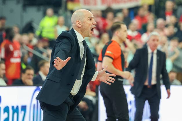 Joan Penarroya (Partizan Mozzart Bet Belgrad, Chef-Trainer) gestikuliert, Emotionen, GER, FC Bayern Basketball vs. Partizan Mozzart Bet Belgrad, Basketball, Euroleague, 23. Spieltag, Saison 2025 2026, 20.01.2026, GER, FC Bayern Basketball vs. Partizan Mozzart Bet Belgrad, Basketball, Euroleague, 23. Spieltag, Saison 2025 2026, 20.01.2026 Muenchen Copyright: xEibner-Pressefoto JennixMaulx EP_JML