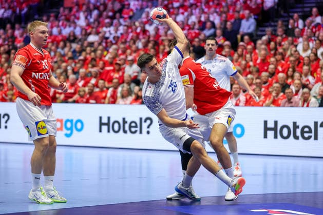 20.01.2026, Handball, Men s EHF EURO 2026, Dänemark - Portugal, Jyske Bank Boxen in Herning, Dänemark, Preliminary Round: Francisco Mota Costa (Portugal 26) Dänemark