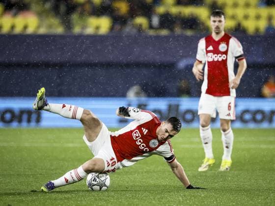 VILLARREAL - (l-r) Oscar Gloukhof of AFC Ajax and Youri Regeer of AFC Ajax during the UEFA Champions League match between Villarreal CF and AFC Ajax at Estadio de la Ceramic on January 20, 2026, in Villarreal, Spain. BAS CZERWINSKI ANP UEFA Champions League 2025 26 League Phase MD7 2025-2026 xVIxANPxSportx xxANPxIVx 548102286 originalFilename: 548102286.jpg