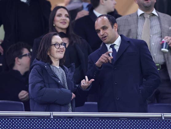 London, England, 20th January 2026. Vivienne Lewis (l) daughter of owner Joe Lewis in discussion during the Tottenham Hotspur vs Borussia Dortmund UEFA Champions League match at the Tottenham Hotspur Stadium, London. Picture credit should read: David Klein Sportimage EDITORIAL USE ONLY. No use with unauthorised audio, video, data, fixture lists, club league logos or live services. Online in-match use limited to 120 images, no video emulation. No use in betting, games or single club league player publications. SPI_035_DK_Spurs_Dortmund SPI-4464-0035