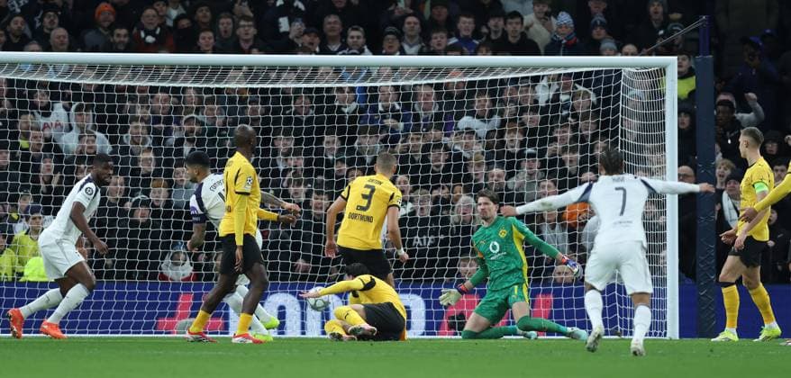 . - Tottenham Hotspur v Borussia Dortmund, UEFA Champions League, League Phase, Tottenham Hotspur Stadium, London, England. - 20th January 2026. (C) Daniel Weir Crystal Pix GOAL 1-0, Cristian Romero of Tottenham Hotspur scores a goal to put Tottenham Hotspur 1-0 ahead. - Tottenham Hotspur v Borussia Dortmund, UEFA Champions League, League Phase, Tottenham Hotspur Stadium, London, England. - 20th January 2026. (C) Daniel Weir Crystal Pix London Tottenham Hotspur Stadium United Kingdom Copyright: xDanielxWeirx CP_Tottenham_Dortmund_200126_DW_11