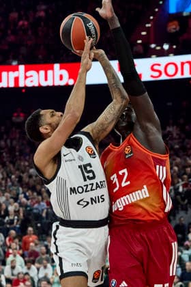 Turkish Airlines EuroLeague Basketball, FC Bayern Munich Basketball vs Partizan Mozzart Bet Belgrade, München FC Bayern Basketball, Munich FC Bayern Basketball, Belgrade Partizan Mozzart Bet, 2026-01-20 in München (SAP Garden) PAYNE Cameron (Partizan Mozzart Bet Belgrade Guard (Nr.15) (PAR15)), GABRIEL Wenyen (FC Bayern Munich Basketball Center (Nr.32) BAY32 ) sportworld München SAP Garden Bayern Deutschland