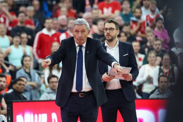 Svetislav Pesic (FC Bayern Basketball, Chef-Trainer) fordert Videobeweis an, GER, FC Bayern Basketball vs. Partizan Mozzart Bet Belgrad, Basketball, Euroleague, 23. Spieltag, Saison 2025 2026, 20.01.2026, GER, FC Bayern Basketball vs. Partizan Mozzart Bet Belgrad, Basketball, Euroleague, 23. Spieltag, Saison 2025 2026, 20.01.2026 Muenchen Copyright: xEibner-Pressefoto JennixMaulx EP_JML