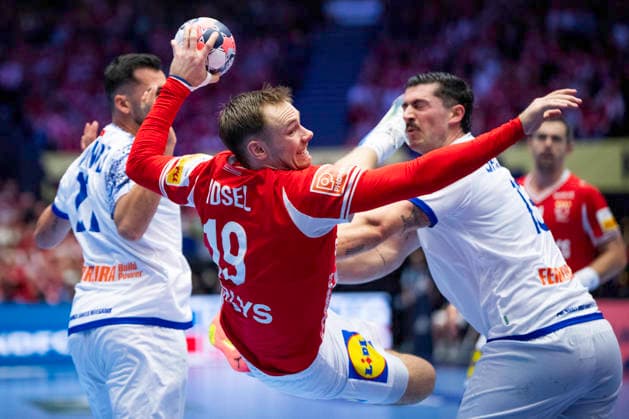 EHF Handball European Championship, EM, Europameisterschaft Denmark - Portugal Denmark s Mathias Gidsel in action with Portugal s Salvador Salvador during the men s handball match between Denmark and Portugal in EHF Euro 2026 group B at Jyske Bank Boxen in Herning on Tuesday, January 20, 2026. (Photo: Bo Amstrup Ritzau Scanpix) , Herning Denmark Mors Copyright: BoxAmrstrupx xRitzauxScanpix BoxAmstrupx spdk20260120-212502-L