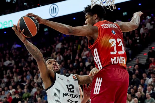 Turkish Airlines EuroLeague Basketball, FC Bayern Munich Basketball vs Partizan Mozzart Bet Belgrade, München FC Bayern Basketball, Munich FC Bayern Basketball, Belgrade Partizan Mozzart Bet, 2026-01-20 in München (SAP Garden) BROWN Sterling (Partizan Mozzart Bet Belgrade Forward (Nr.12) (PAR12)), MCCORMACK David (FC Bayern Munich Basketball Center (Nr.33) BAY33 ) sportworld München SAP Garden Bayern Deutschland