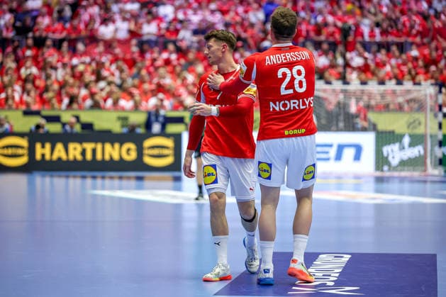 20.01.2026, Handball, Men s EHF EURO 2026, Dänemark - Portugal, Jyske Bank Boxen in Herning, Dänemark, Preliminary Round: Emil Jakobsen (Denmark 07) enttäuscht Enttäuschung neben Lasse Bredekjaer Andersson (Denmark 28) Dänemark