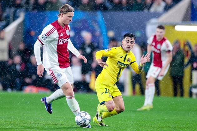 VILLARREAL , 20- 01-2026 , Estadio de la Ceramica, Season 2025 2026, UEFA Champions League match between Villarreal and Ajax. Picture shows Villareal player Alberto Moleiro vs Ajax player Kasper Dolberg Villarreal - Ajax  x200955445x Copyright: