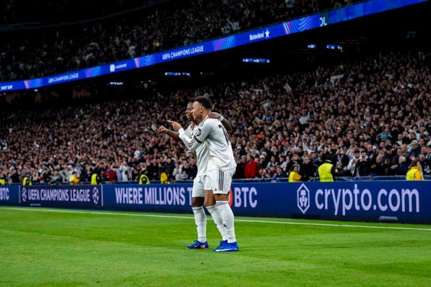 Real Madrid C.F. v AS Monaco - UEFA Champions League 2025 26 League Phase MD7 Kylian Mbappe of Real Madrid (R) celebrates his goal with Vinicius Junior of Real Madrid (L) during the UEFA Champions League 2025 26 League Phase MD7 match between Real Madrid C.F. and AS Monaco at Estadio Santiago Bernabeu on January 20, 2026 in Madrid, Spain. Madrid Estadio Santiago Bernabeu Spain Copyright: xEurasiaxSportxImagesx AGardin_20260120_Foot_Champ_ReaMad_Mon_0768