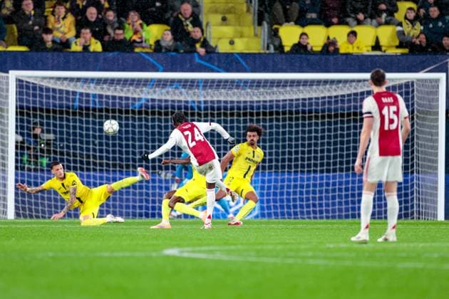 VILLARREAL , 20- 01-2026 , Estadio de la Ceramica, Season 2025 2026, UEFA Champions League match between Villarreal and Ajax. Picture shows Ajax player Jorthy Mokio shoots Villarreal - Ajax  x200955711x Copyright: