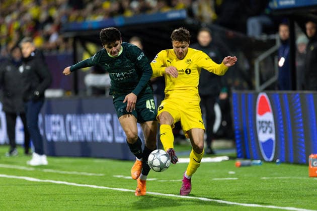Abdukodir Khusanov (45 Man City) and Fredrik Andre Bjorkan (15 Bodo Glimt) battle for the ball during the UEFA Champions League football match between Bodo Glimt and Manchester City at Aspmyra in Bodo, Norway. Copyright: xAnexFrosakerx xSPPx Sportspressphoto_SPR83635