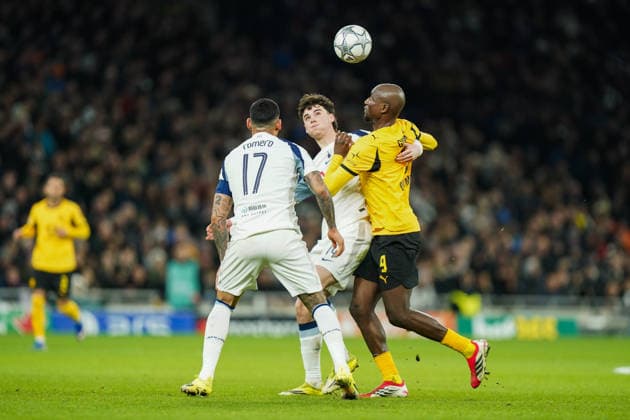 Tottenham Hotspur v Borussia Dortmund, UEFA Champions League Archie Gray of Tottenham Hotspur and Serhou Guirassy of Borussia Dortmund battling for the ball during the Tottenham Hotspur v Borussia Dortmund UEFA Champions League match at the Tottenham Hotspur Stadium, London, England on 20 January 2026 Credit: Dylan Hepworth Every Second Media Editorial use only. All images are copyright Every Second Media Limited. No images may be reproduced without prior permission. Copyright: xIMAGO EveryxSecondxMediax ESM-1767-0034 DylanxHepworthx xEveryxSecondxMediax