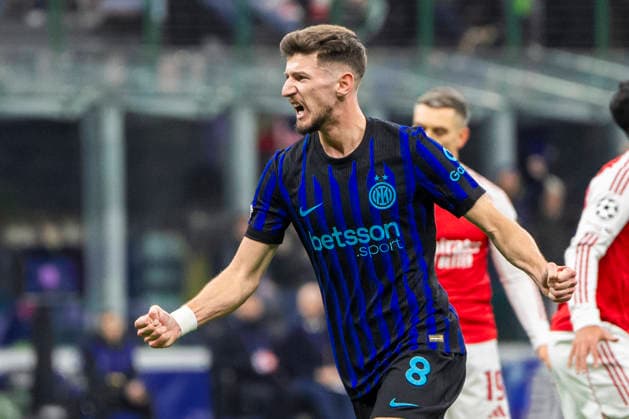 MILAN, ITALY - JANUARY 20: Petar Sucic of Inter celebrates his goal during the UEFA Champions League 2025 26 League Phase MD7 match between FC Internazionale Milano and Arsenal FC at Stadio San Siro on January 20, 2026 in Milan, Italy. Milan Stadio San Siro Italy Copyright: xJustPictures.ch JarixPestelaccix jp-en-EuSpIm-JP4_JAR_Inter_Arsenal_20Jan2026_10028