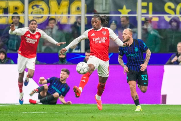 MILAN, ITALY - JANUARY 20: Eberechi Eze of Arsenal L) against Federico Dimarco of Inter R) during the UEFA Champions League 2025 26 League Phase MD7 match between FC Internazionale Milano and Arsenal FC at Stadio San Siro on January 20, 2026 in Milan, Italy. Milan Stadio San Siro Italy Copyright: xJustPictures.ch JarixPestelaccix jp-en-EuSpIm-JP4_JAR_Inter_Arsenal_20Jan2026_10042