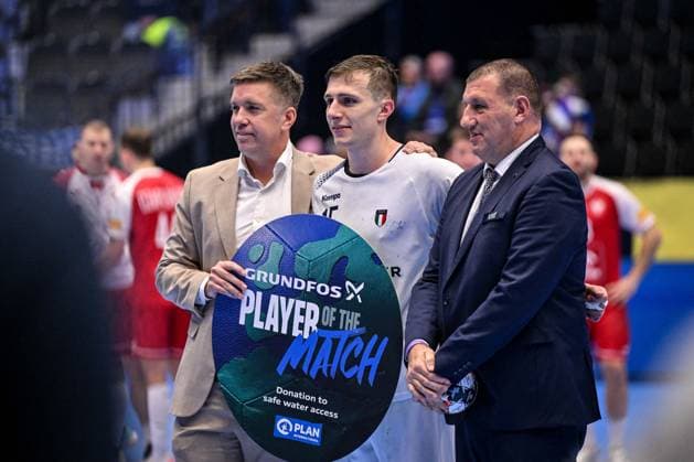 Handball, EM, Polen - Italien ALTRO - Pallamano - Men s EHF Euro 2026 - Poland vs Italy Simone Mengon of Italy Player of the match during Men s EHF Euro 2026 - Poland vs Italy, Handball match in Kristianstad, Sweden, January 20 2026 Kristianstad Sweden  Copyright: xIPAxSport ABACAx