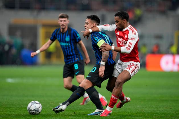 MILAN, ITALY - JANUARY 20: Lautaro Martinez of Inter L) against Jurrien Timber of Arsenal R) during the UEFA Champions League 2025 26 League Phase MD7 match between FC Internazionale Milano and Arsenal FC at Stadio San Siro on January 20, 2026 in Milan, Italy. Milan Stadio San Siro Italy Copyright: xJustPictures.ch JarixPestelaccix jp-en-EuSpIm-JP4_JAR_Inter_Arsenal_20Jan2026_10070