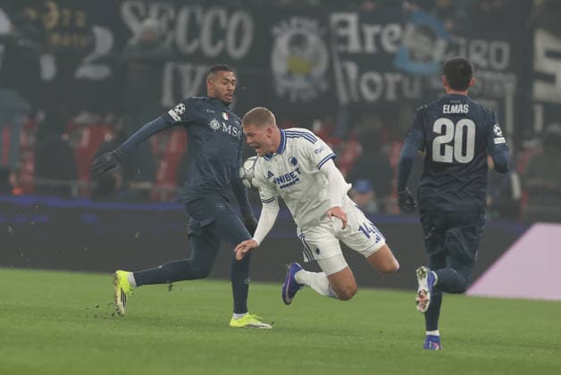 F.C. Copenhagen v SSC Napoli - UEFA Champions League 2025 26 League Phase MD7 Andreas Cornelius of Copenhagen and Juan Jesus of Napoli play during the UEFA Champions League 2025 26 League Phase MD7 match between F.C. Copenhagen and SSC Napoli at Parken Stadium in Copenhagen, Denmark, on January 20, 2026 Copenaghen Denmark Italy  Copyright: xCiroxDexLucax originalFilename:deluca-fccopenh260120_npJDM.jpg