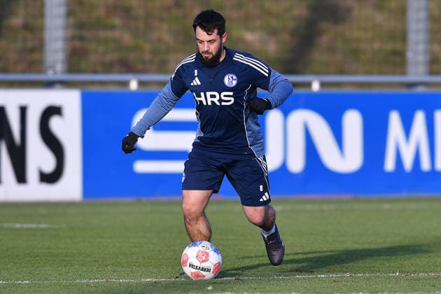Fußball 2. Bundesliga Training FC Schalke 04 am 20.01.2026 auf dem Trainingsgelände an der Veltins Arena in Gelsenkirchen Amin Younes ( Schalke ) *** Soccer 2 Bundesliga training FC Schalke 04 on 20 01 2026 at the training ground at the Veltins Arena in Gelsenkirchen Amin Younes Schalke xRx