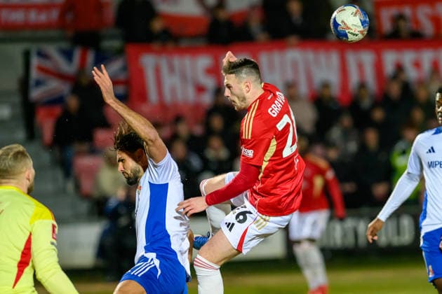 Salford City v Swindon Town - Emirates FA Cup Third Round Ryan Graydon of Salford City FC collides with Ryan Tafazolli of Swindon Town FC during the Emirates FA Cup Third Round match between Salford City and Swindon Town at The Peninsula Stadium in Salford, on January 20, 2026. Salford Lancashire United Kingdom  Copyright: xMIxNewsx originalFilename:fletcher-salfordc260120_npz6Q.jpg