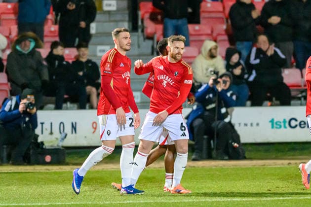 Salford City v Swindon Town - Emirates FA Cup Third Round Ryan Graydon of Salford City FC celebrates scoring his side s first goal with his teammates during the Emirates FA Cup Third Round match between Salford City and Swindon Town at The Peninsula Stadium in Salford, on January 20, 2026. Salford Lancashire United Kingdom  Copyright: xMIxNewsx originalFilename:fletcher-salfordc260120_npDZ2.jpg