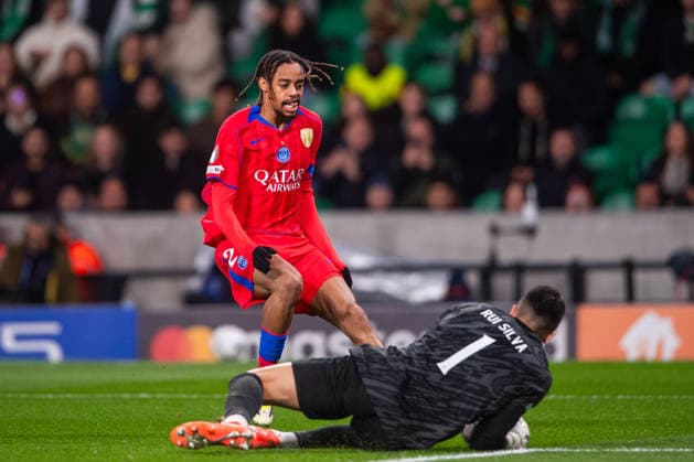 January 20, 2026, Lisbon, Lisbon, Portugal: LISBON, PORTUGAL - JANUARY 20: BRADLEY BARCOLA of Paris SG is seen on action during the UEFA Champions League 2025 26 League Phase MD7 match between between Sporting CP and Paris SG, at Jose Alvalade Stadium on January 20, 2026 in Lisbon, Portugal Lisbon Portugal - ZUMAl192 20260120_zsp_l192_054 Copyright: xMiguelxLemosx