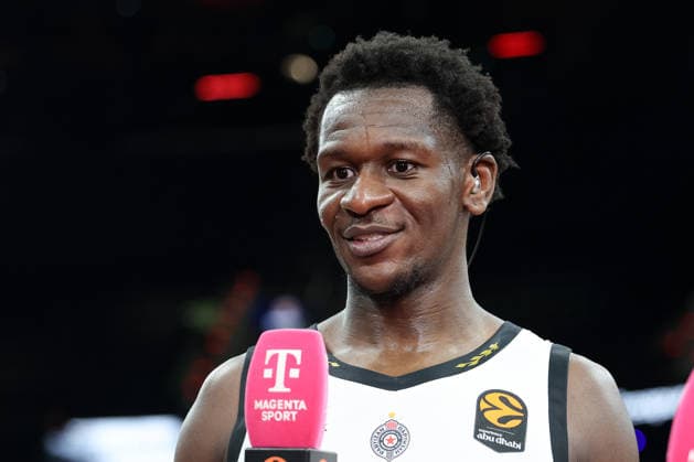 Isaac Bonga (Partizan Mozzart Bet Belgrad, 17) beim Interview nach dem Spiel, GER, FC Bayern Basketball vs. Partizan Mozzart Bet Belgrad, Basketball, Euroleague, 23. Spieltag, Saison 2025 2026, 20.01.2026, GER, FC Bayern Basketball vs. Partizan Mozzart Bet Belgrad, Basketball, Euroleague, 23. Spieltag, Saison 2025 2026, 20.01.2026 Muenchen Copyright: xEibner-Pressefoto JennixMaulx EP_JML