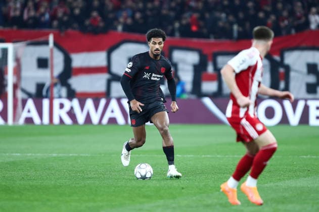 January 20, 2026, Piraeus, Piraeus, Greece: 5 LOoÂC BADo° of Bayer Leverkusen in action during the UEFA Champions League, League Phase, Matchday 7 game between Olympiacos and Bayer 04 Leverkusen at Georgios Karaiskakis Stadium on January 20, 2026, in Piraeus, Greece. Piraeus Greece - ZUMAk160 20260120_zip_k160_009 Copyright: xStefanosxKyriazisx