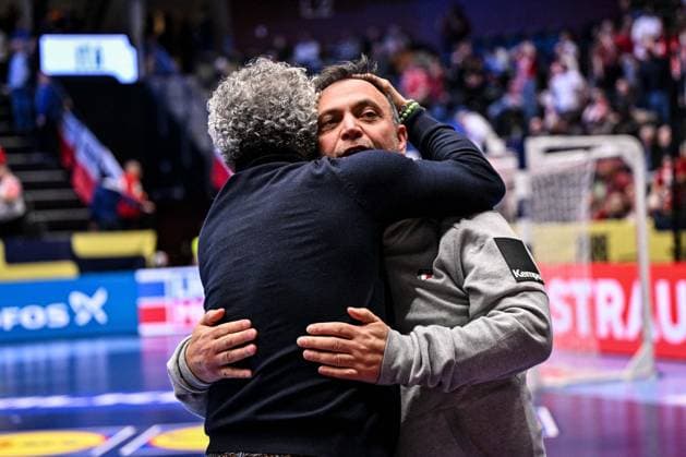 Handball, EM, Polen - Italien ALTRO - Pallamano - Men s EHF Euro 2026 - Poland vs Italy Stefano Podini President of FIGH Robert Bob Hanning Head Coach of Italy during Men s EHF Euro 2026 - Poland vs Italy, Handball match in Kristianstad, Sweden, January 20 2026 Kristianstad Sweden  Copyright: xIPAxSport ABACAx