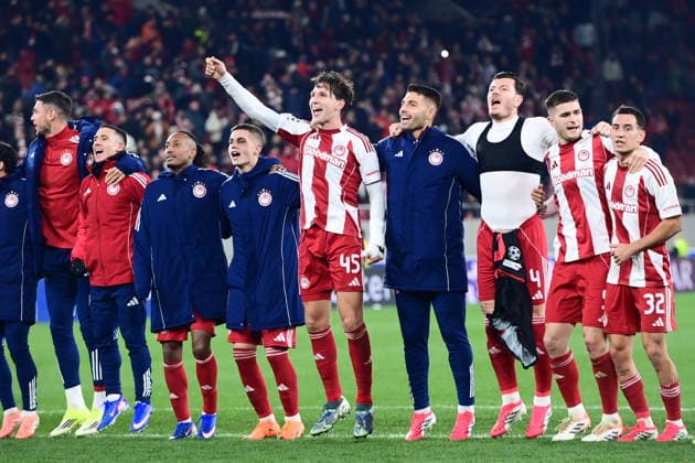 UEFA Champions League, Olympiacos FC vs Bayer 04 Leverkusen - Players of Olympiacos celebrate at the end of the UEFA Champions League league phase matchday 7 soccer match betweenOlympiacos and Leverkusen held at Georgios Karaiskakis Stadium in Piraeus, Greece, 20 January 2025. IMAGO ONE INCH PRODUCTIONS PIRAEUS Greece Copyright: xOnexInchxProductionsx 6819506