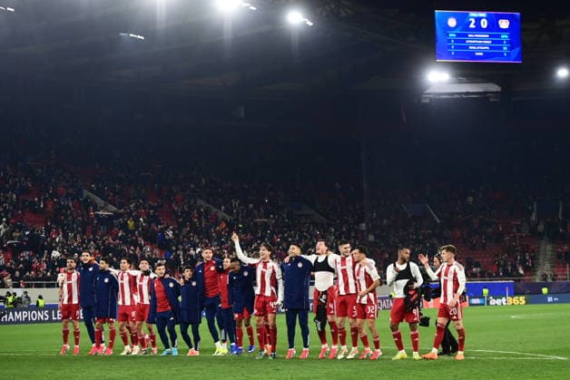 UEFA Champions League, Olympiacos FC vs Bayer 04 Leverkusen - Players of Olympiacos celebrate at the end of the UEFA Champions League league phase matchday 7 soccer match betweenOlympiacos and Leverkusen held at Georgios Karaiskakis Stadium in Piraeus, Greece, 20 January 2025. IMAGO ONE INCH PRODUCTIONS PIRAEUS Greece Copyright: xOnexInchxProductionsx 6819509