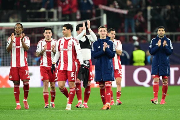 UEFA Champions League, Olympiacos FC vs Bayer 04 Leverkusen - Players of Olympiacos celebrate at the end of the UEFA Champions League league phase matchday 7 soccer match betweenOlympiacos and Leverkusen held at Georgios Karaiskakis Stadium in Piraeus, Greece, 20 January 2025. IMAGO ONE INCH PRODUCTIONS PIRAEUS Greece Copyright: xOnexInchxProductionsx 6819511